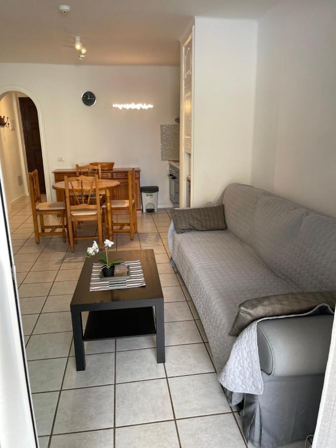 קוסטה דל סילנסיו Rocas Del Mar Holiday Apartment מראה חיצוני תמונה